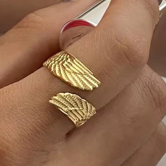 Stainless Steel Gold Toned Irregular Texture Wings Adjustable Size Ring (R17) - Picture 3 of 9